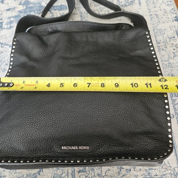 Michaels Kors Black Leather Shoulder Bag with magnetic closure - Picture 6 of 7